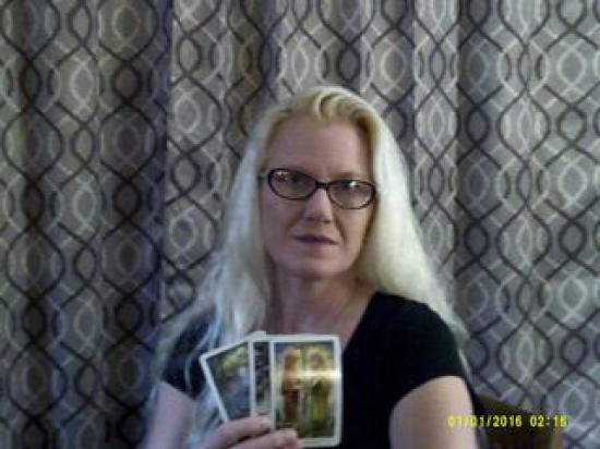 HopeCatherine - Tarot Cards and Dream Analysis in Villejuif
